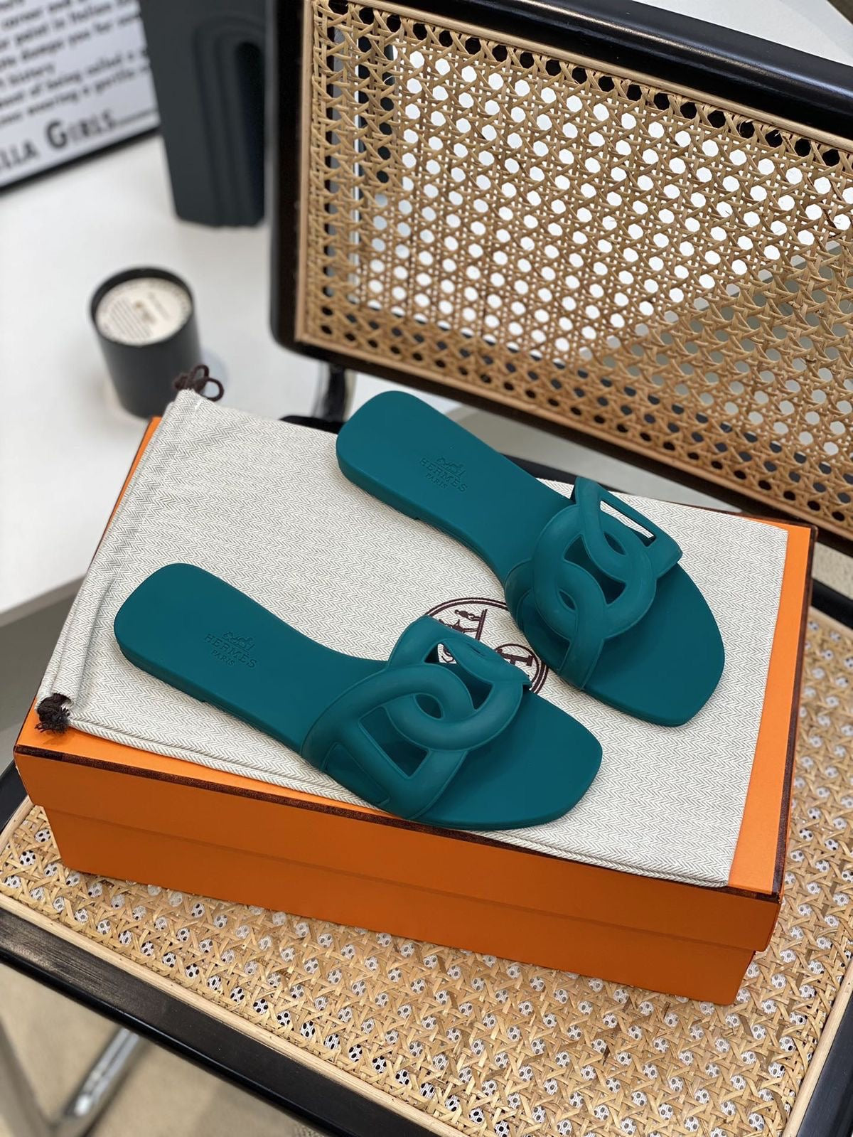 HER SILICONE SLIDES