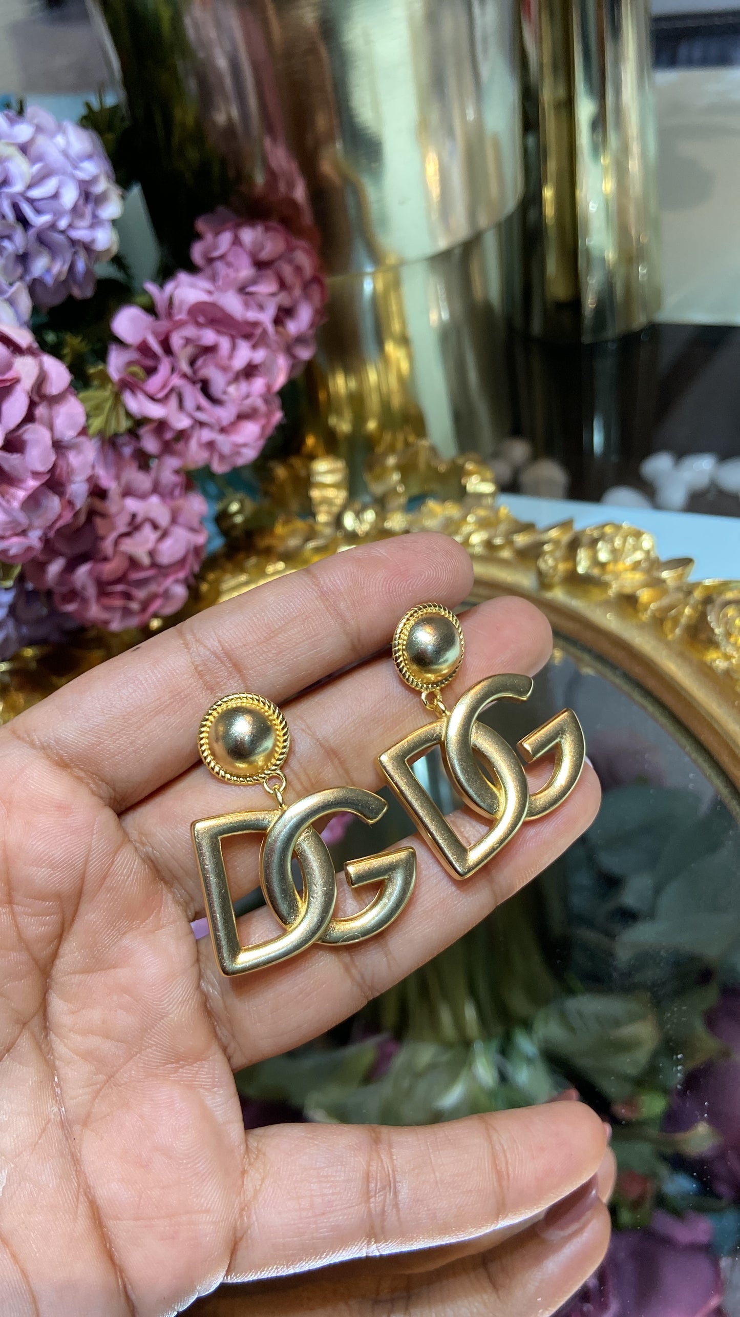 DG LARGE METAL EARRING