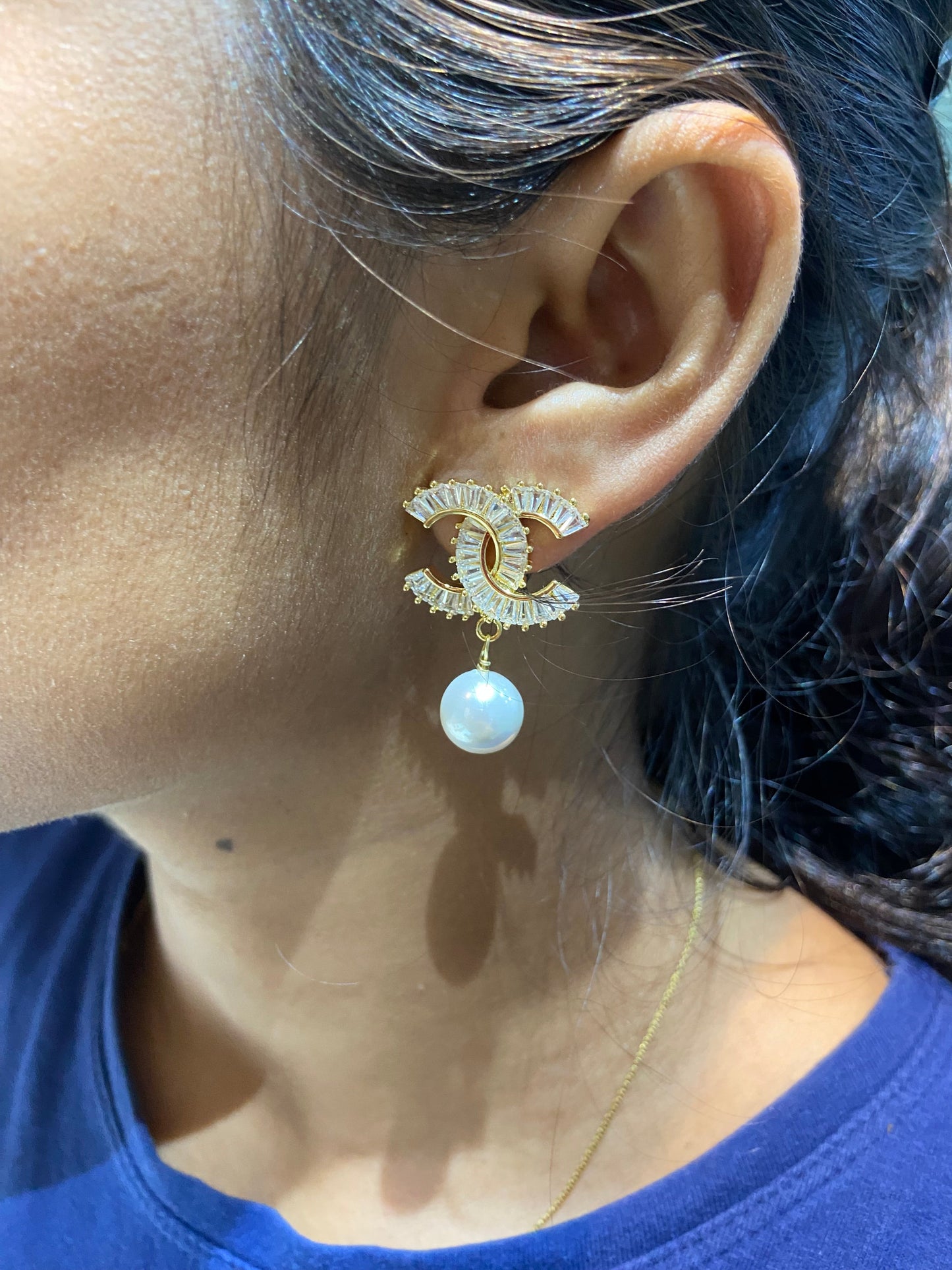 CC PEARL EARRING