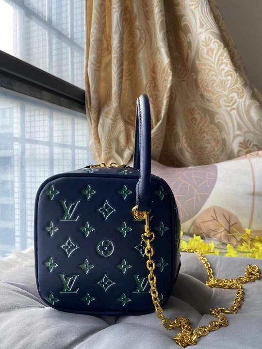 LOU SQUARE SLING
