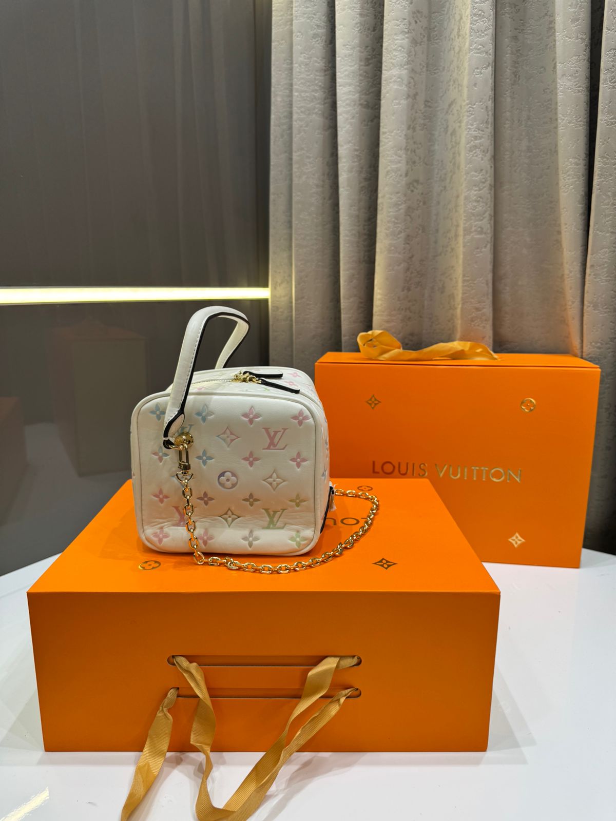 LOU SQUARE SLING