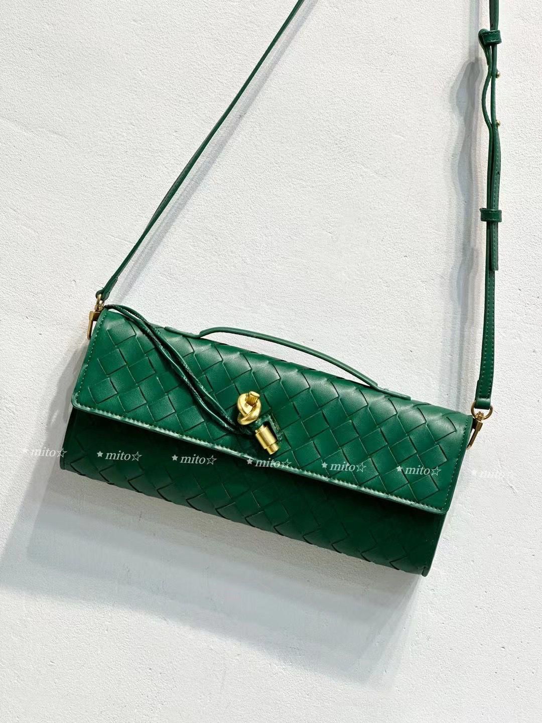 BOT SLING BAG