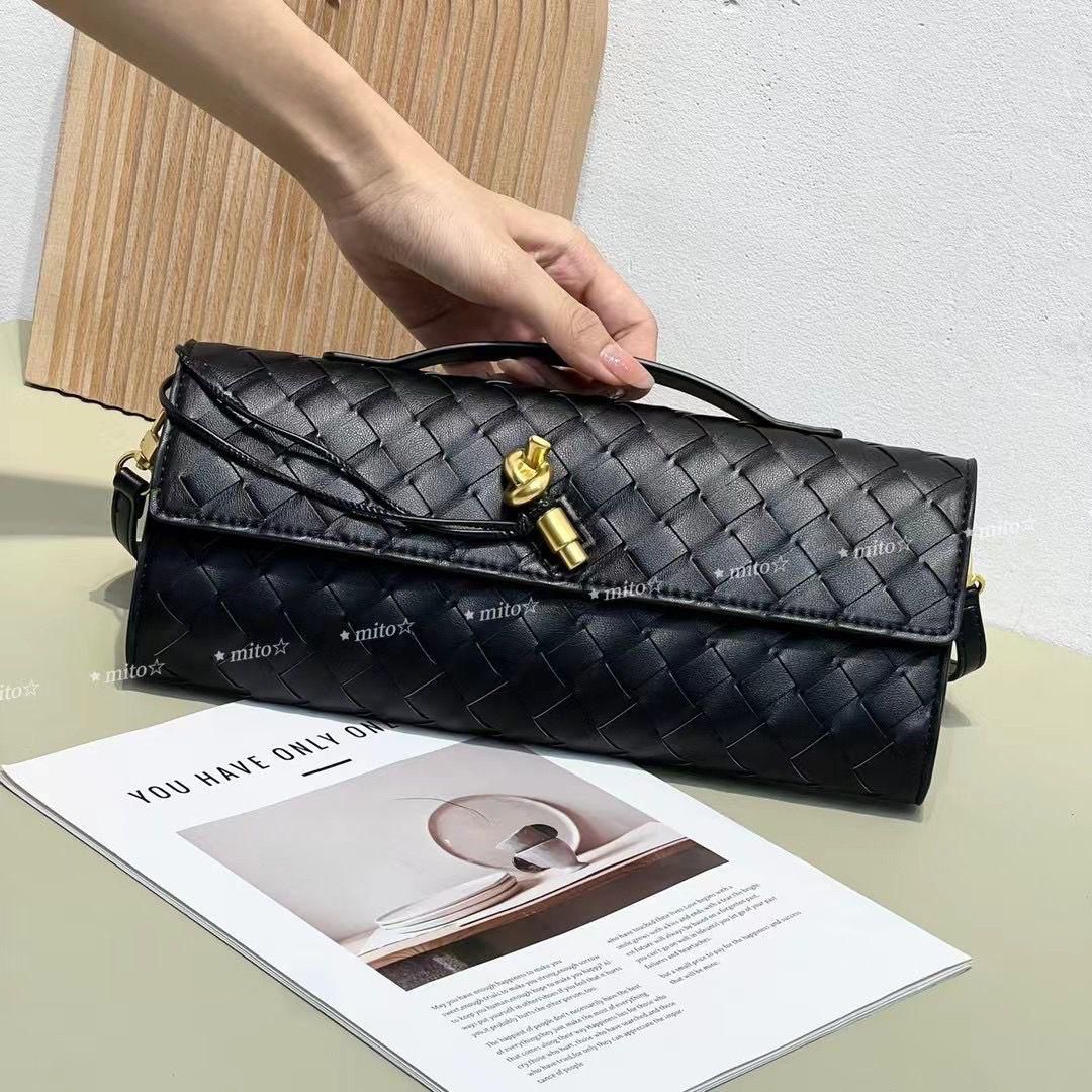 BOT SLING BAG