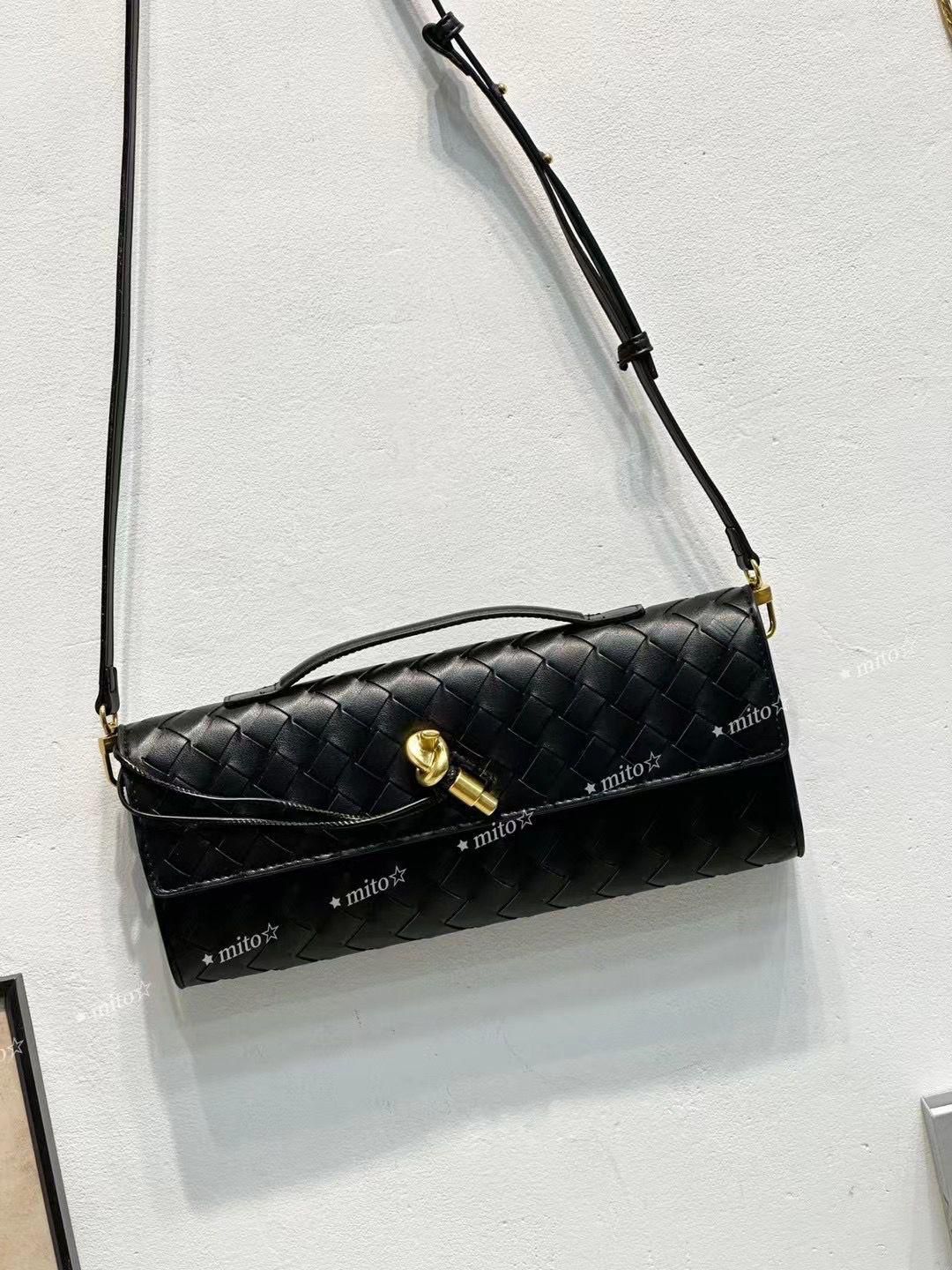 BOT SLING BAG