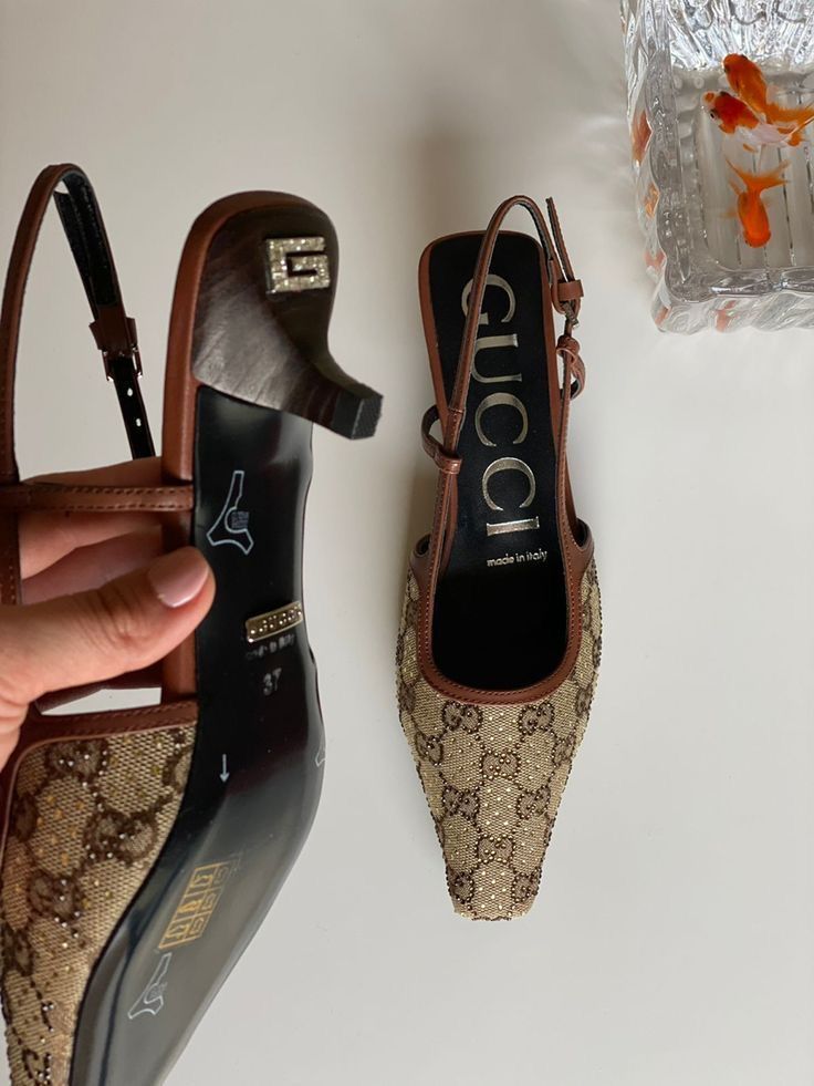 GG KITTEN HEELS