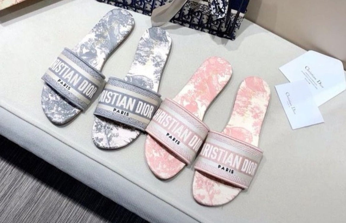 CD SLIDES PINK GREY