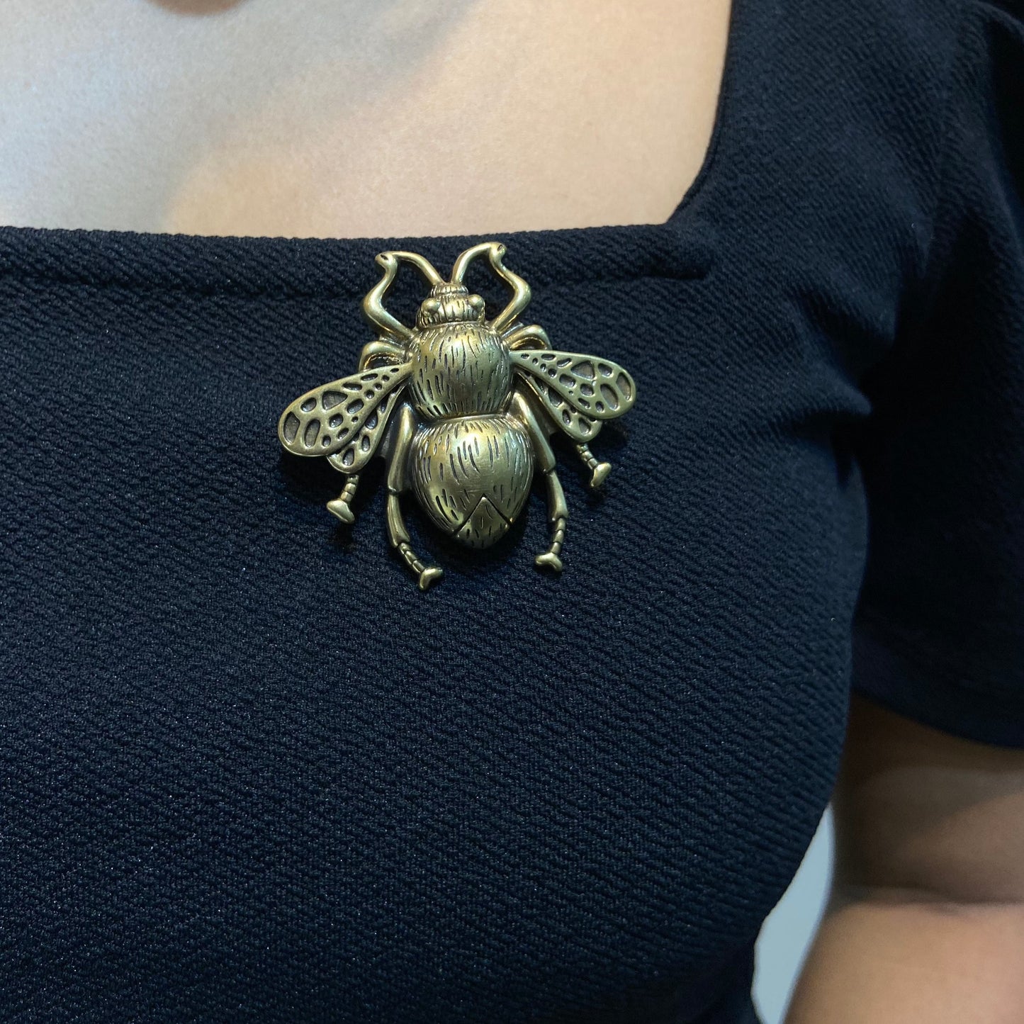 GG Bee gold Brooch