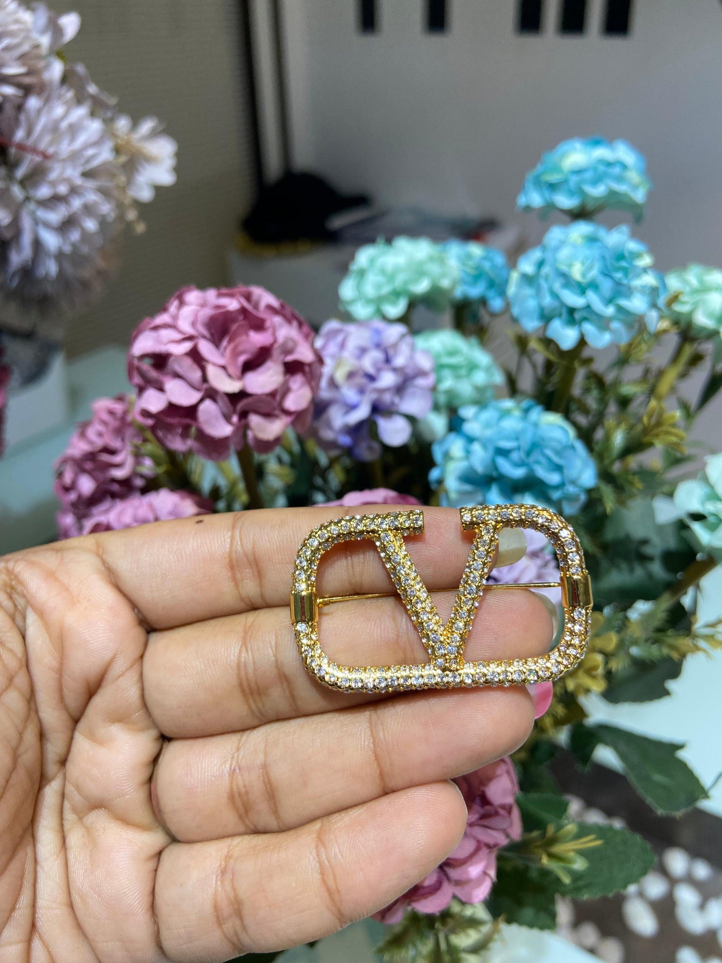 VAL DIAMANTE ENCRUSTED BROOCH