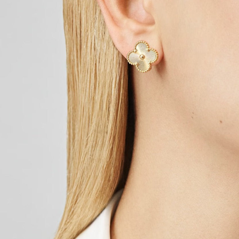 CLVR GOLD MINI EARRINGS