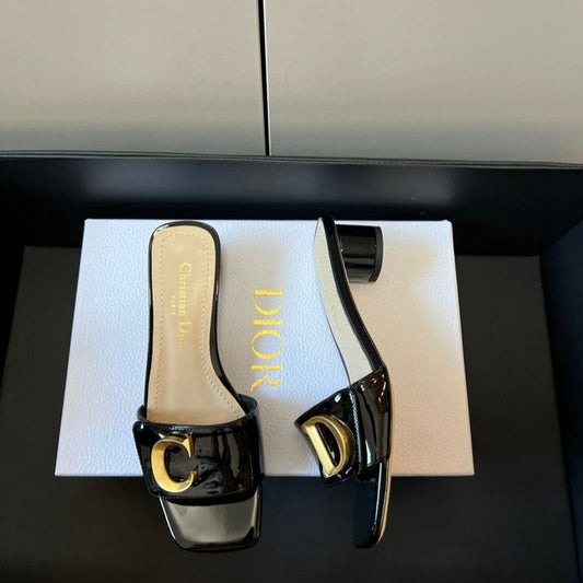 DR CD HEELS
