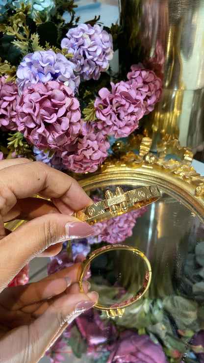 CAR BRACELET