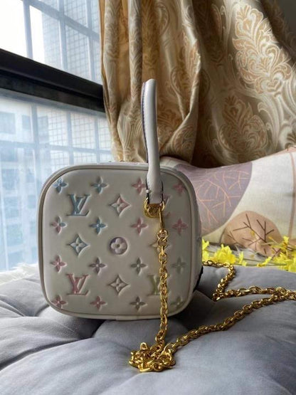 LOU SQUARE SLING
