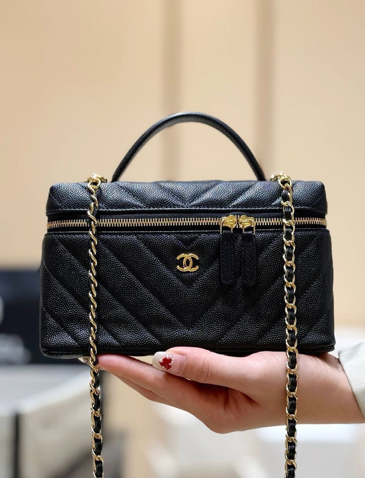 CC GRAINED VANITY SLING
