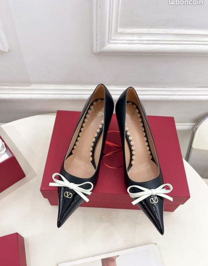 VAL BOW HEELS