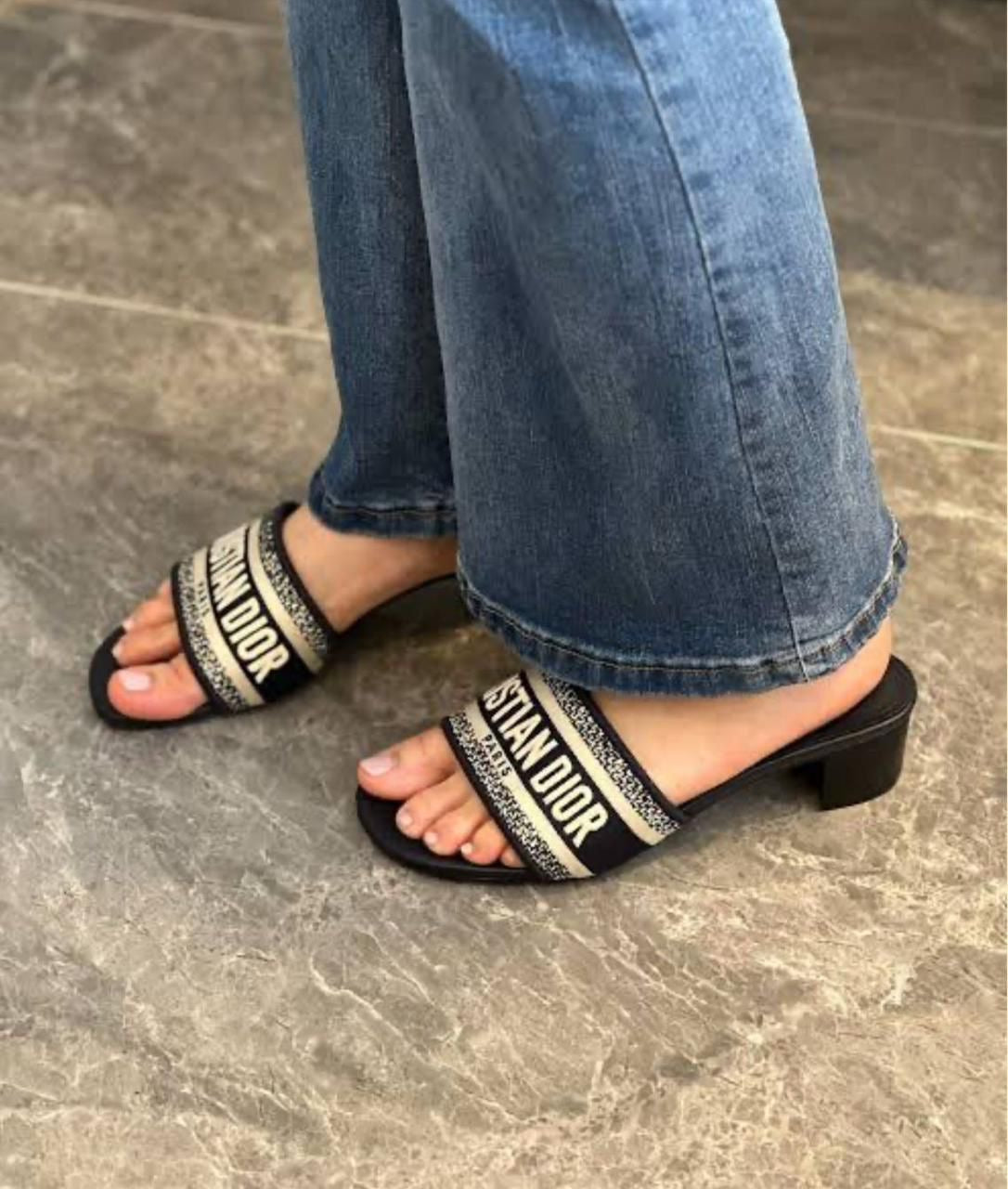 CD CLASSIC HEELS
