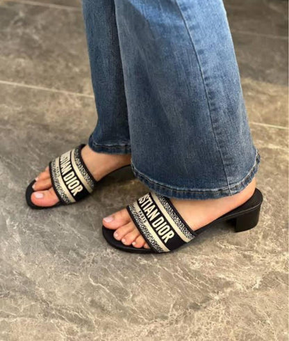 CD CLASSIC HEELS