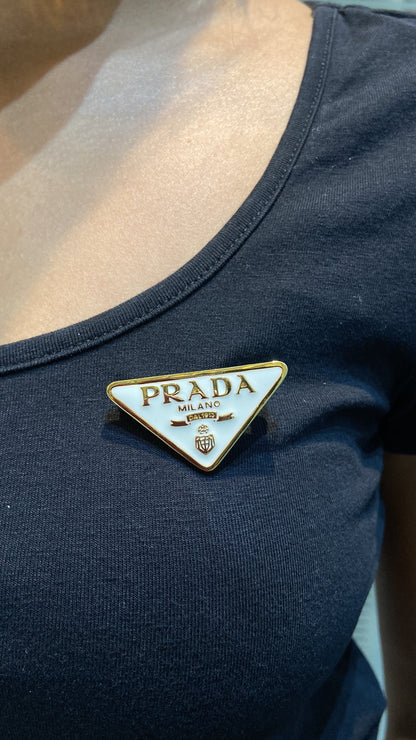 Pra Black white brooch
