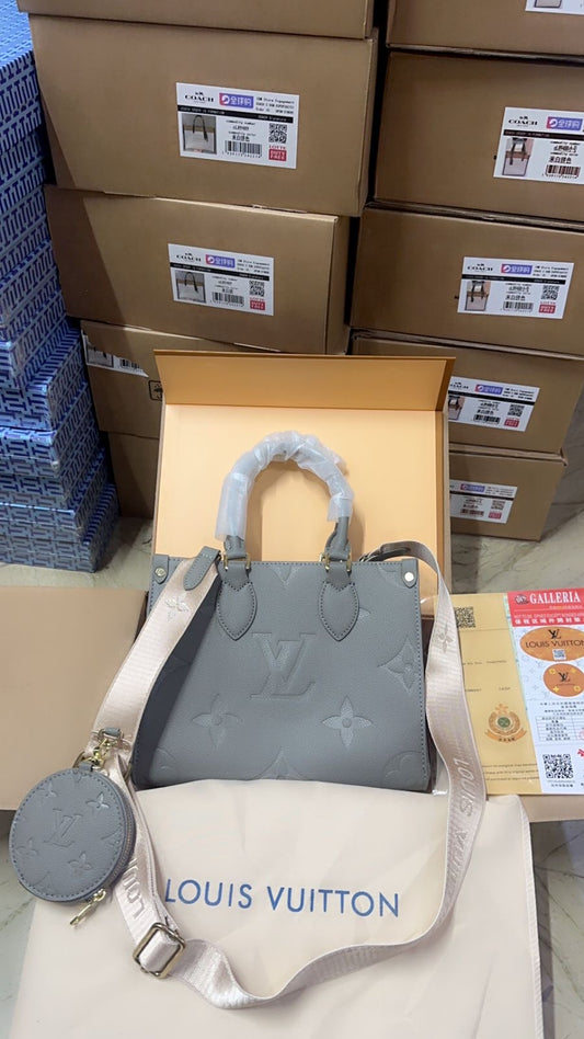 ON THE GO TOTE