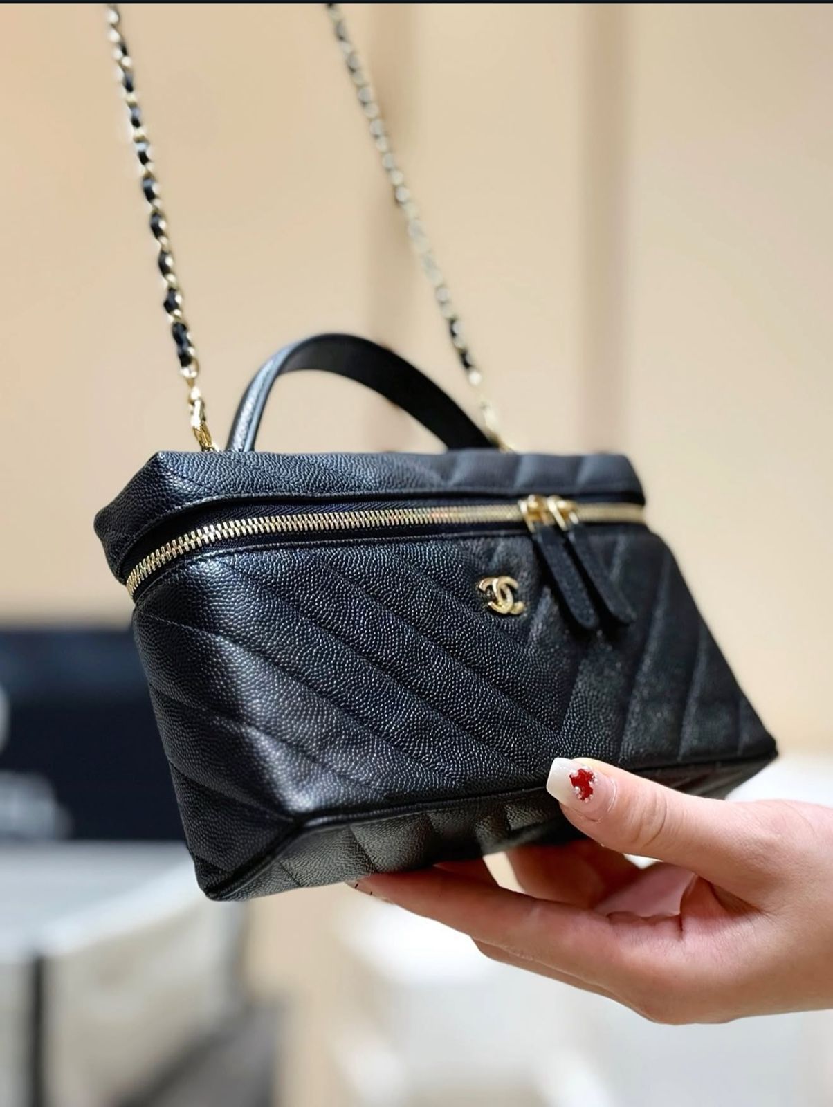 CC GRAINED VANITY SLING