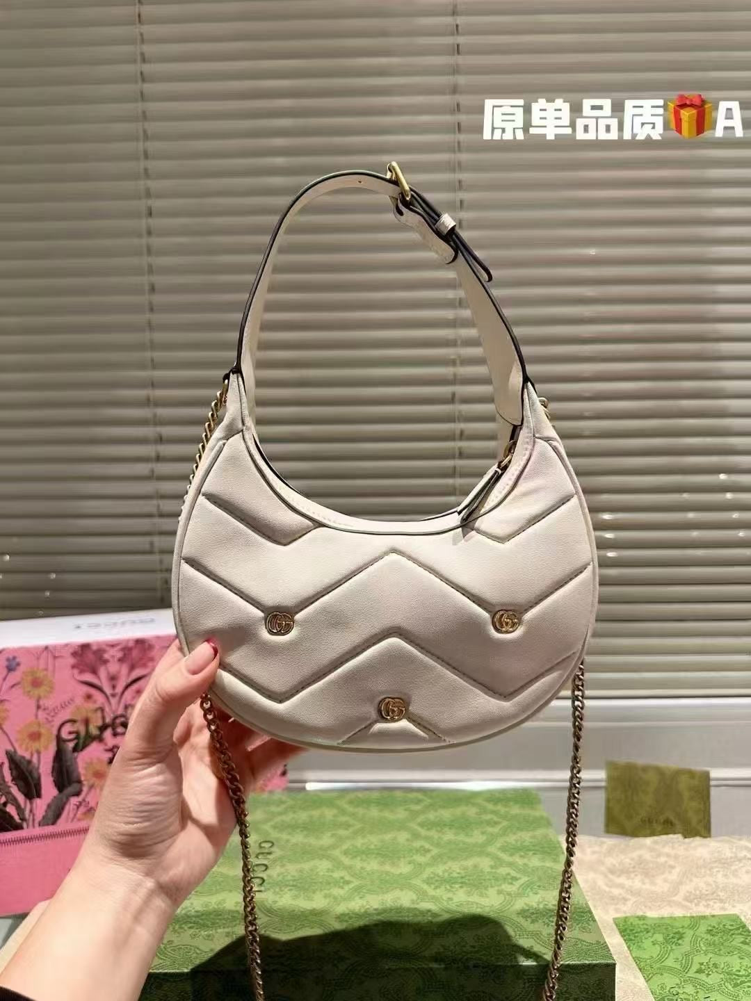 GG SHOULDER BAG