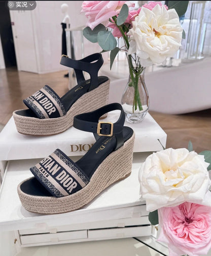 DIO WEDGE HEELS