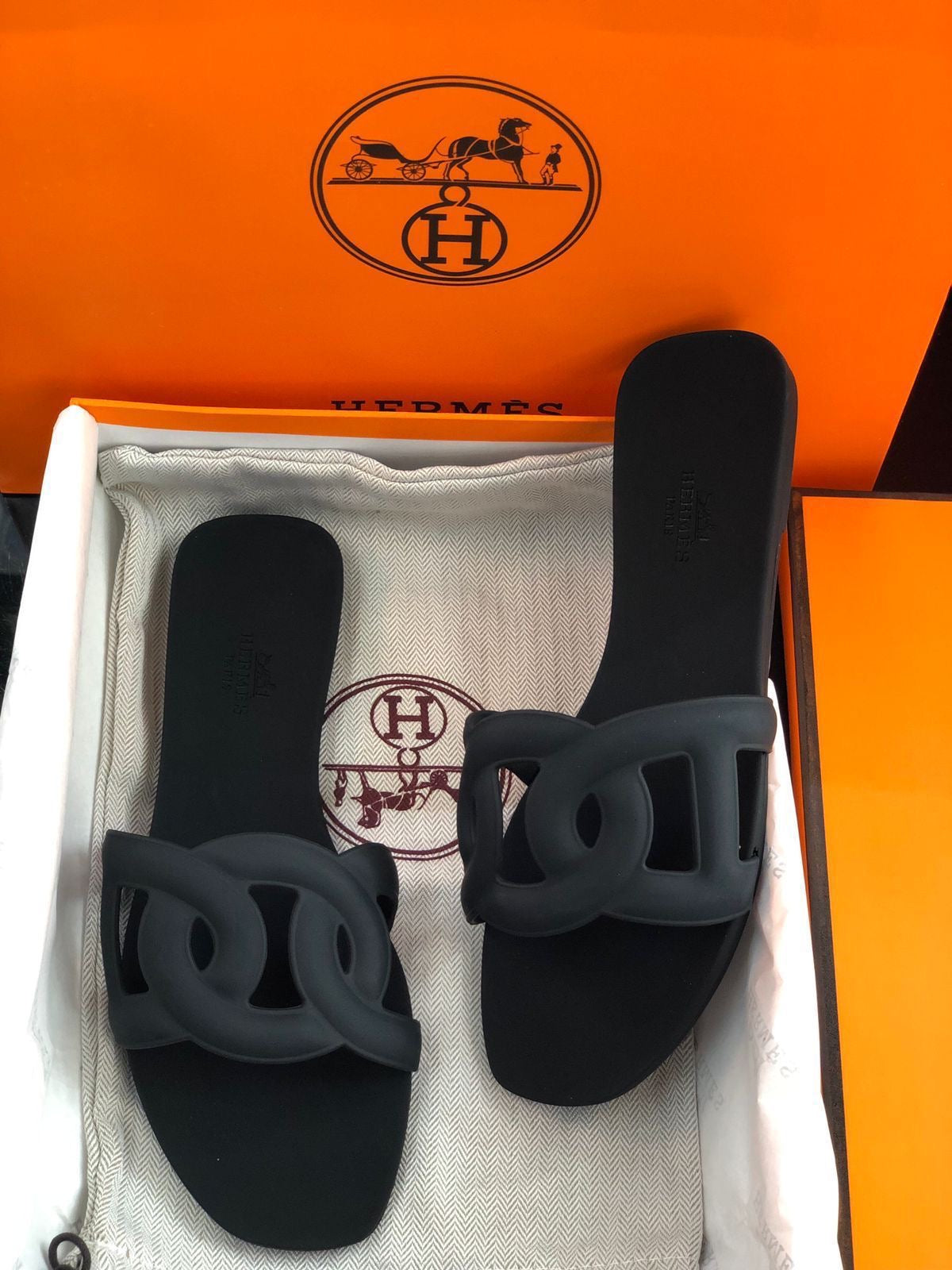 HER SILICONE SLIDES