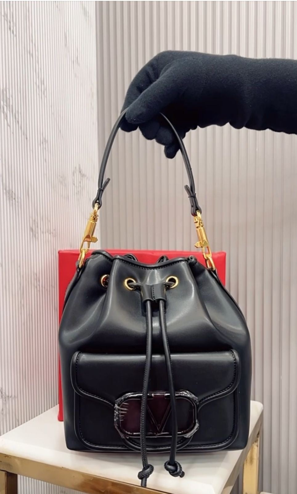 VAL BUCKET BAG