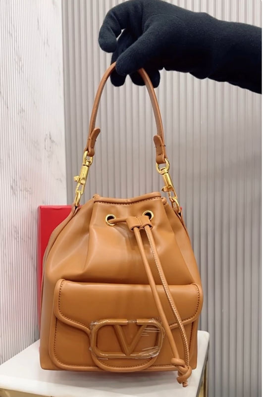 VAL BUCKET BAG