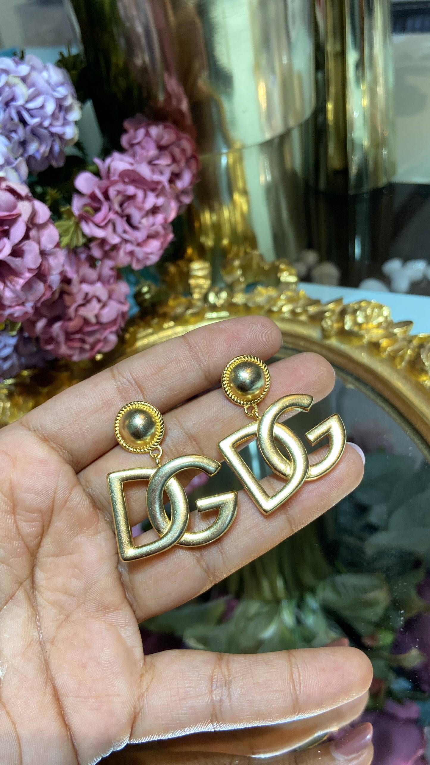 DG LARGE METAL EARRING