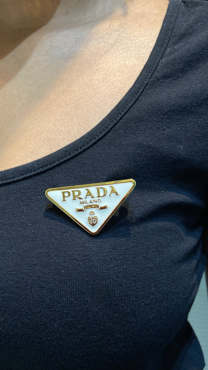 Pra Black white brooch