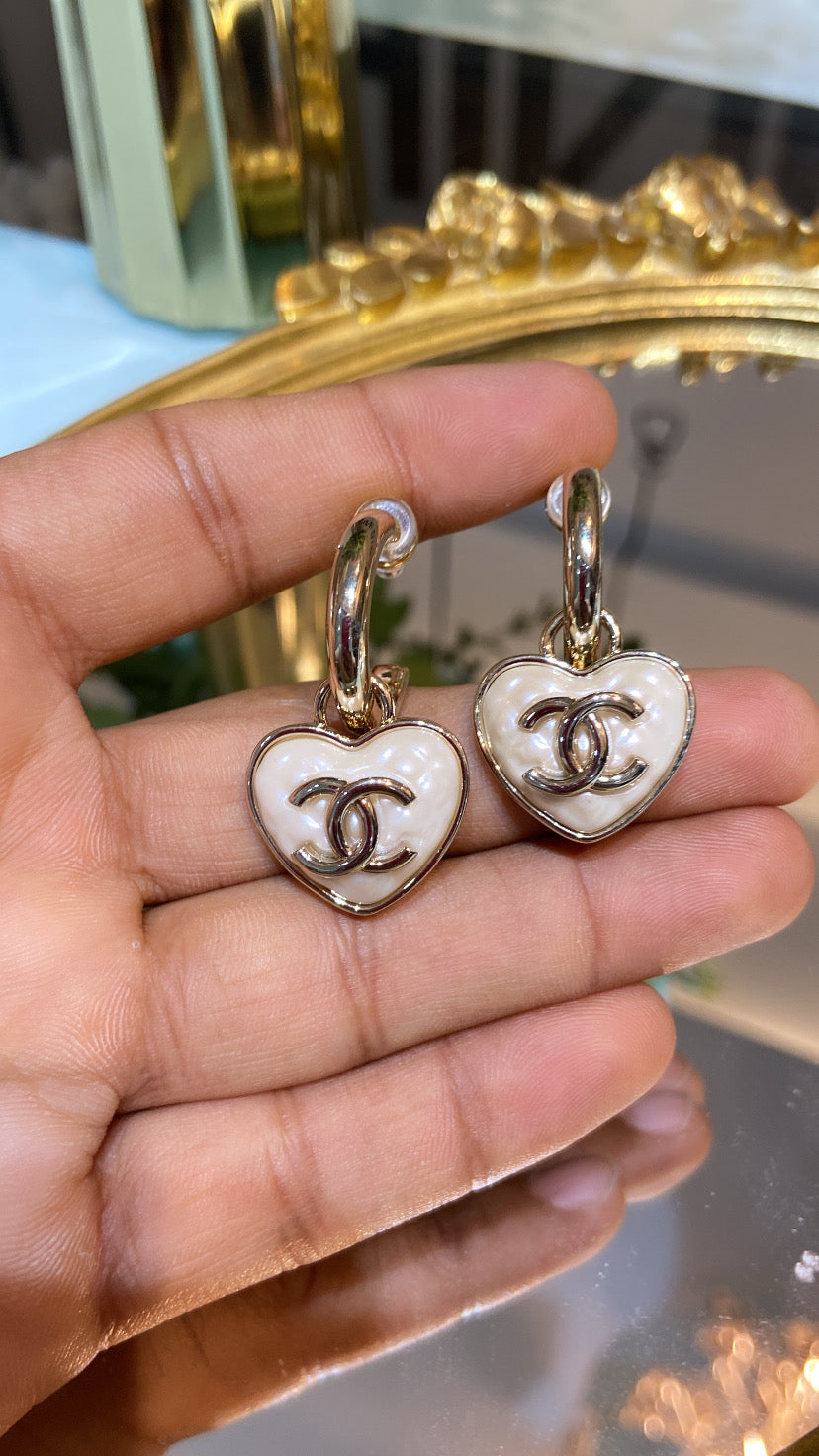 CC HEART HANGING EARRINGS