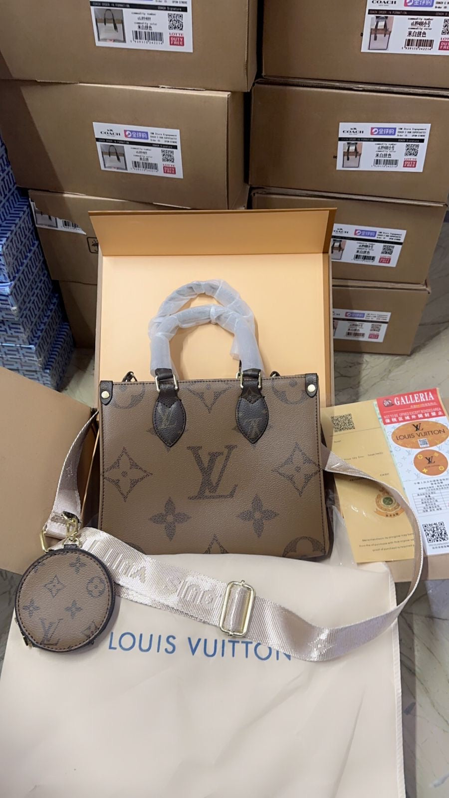 ON THE GO TOTE