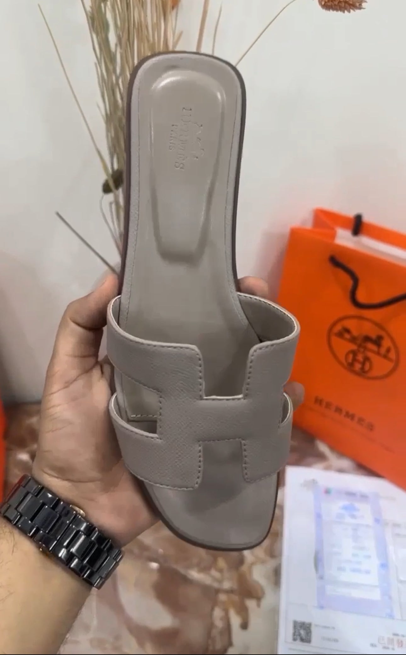 GREY ORAN SLIDES