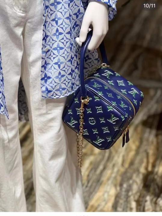 LOU SQUARE SLING