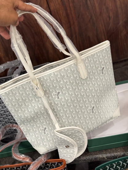 GOY TOTE WITH ZIP CLOSURE