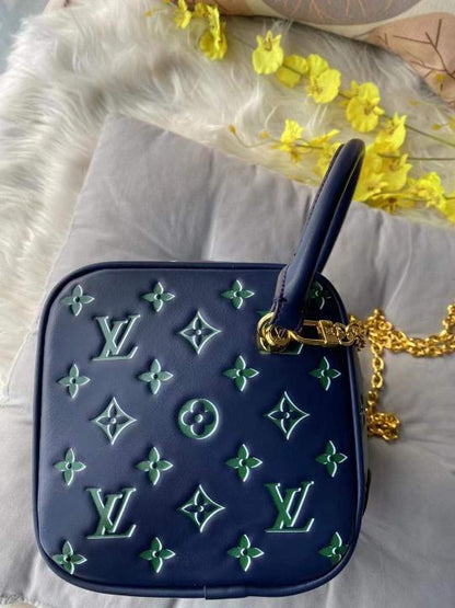 LOU SQUARE SLING