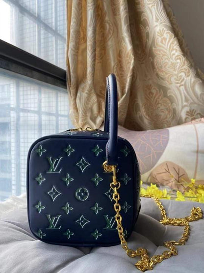 LOU SQUARE SLING