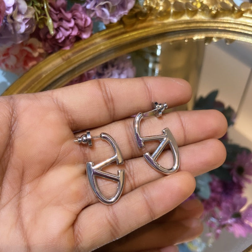 NEW VAL HOOPS