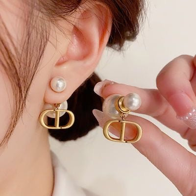 Classic CD pearl earring 💚