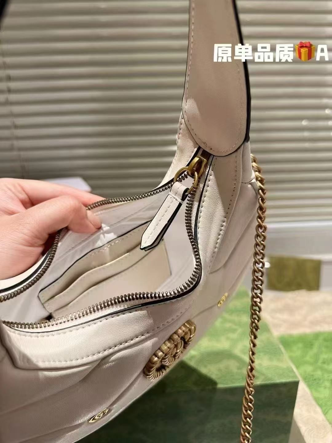 GG SHOULDER BAG