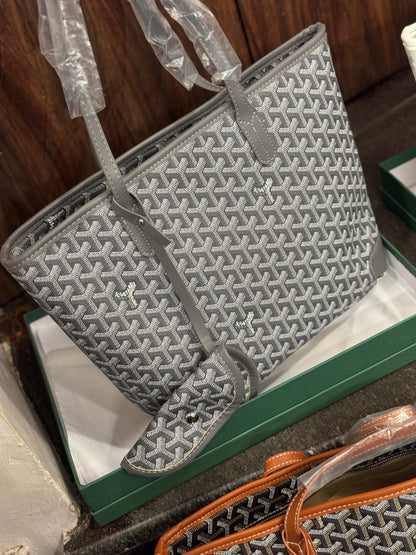GOY TOTE WITH ZIP CLOSURE