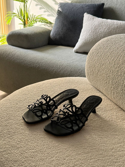 LOW KITTEN HEEL