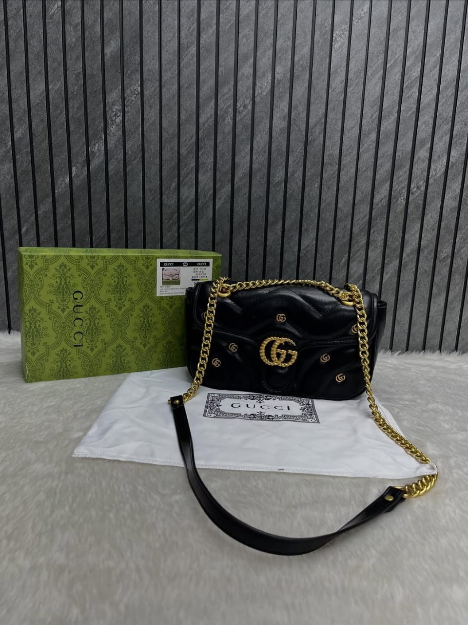 GG BEE Marmont Shoulder Bag