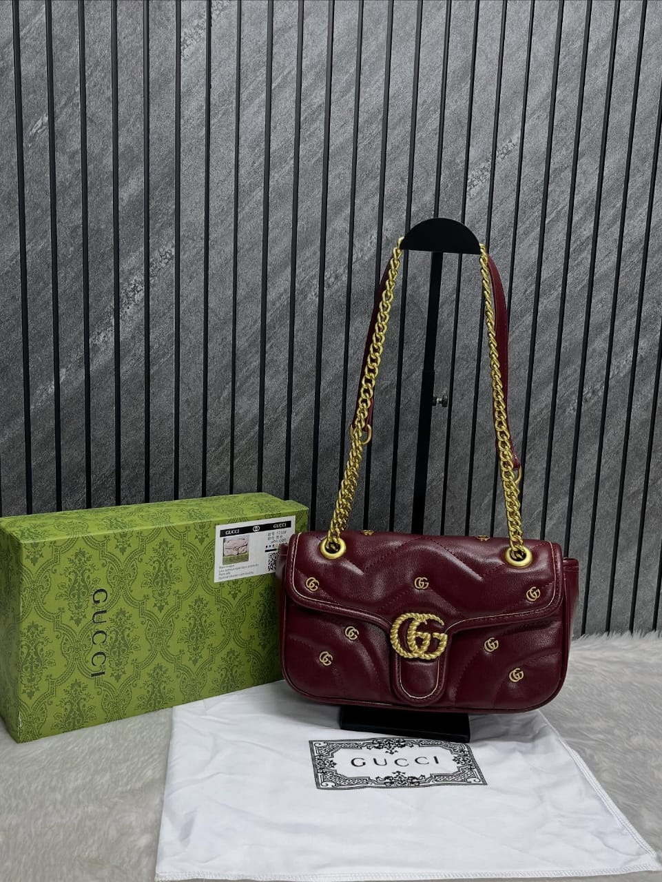 GG BEE Marmont Shoulder Bag