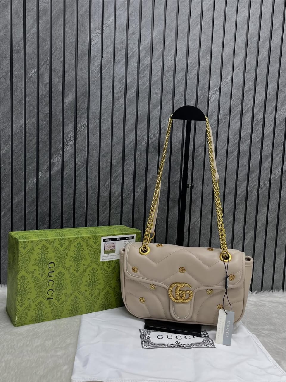 GG BEE Marmont Shoulder Bag