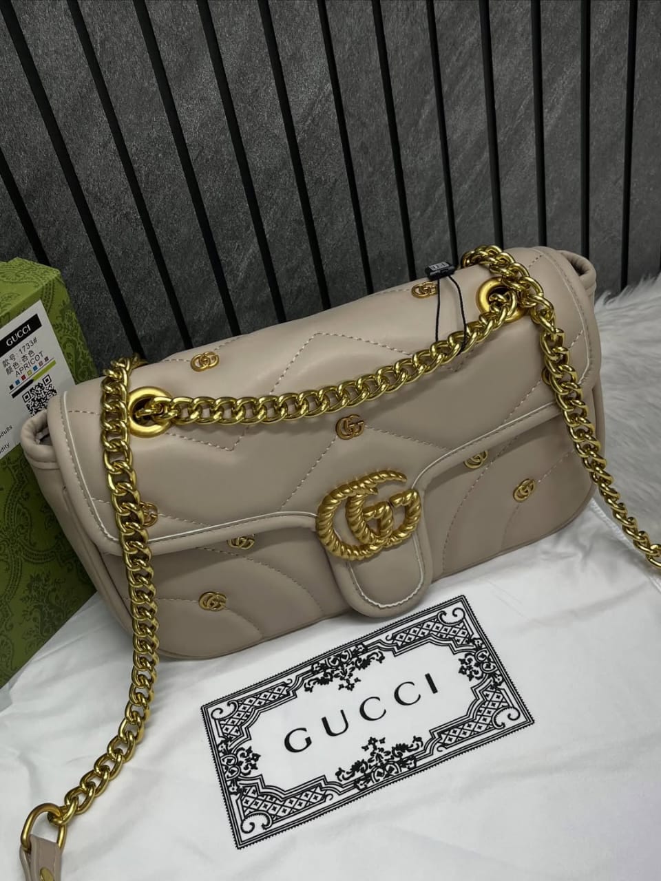 GG BEE Marmont Shoulder Bag