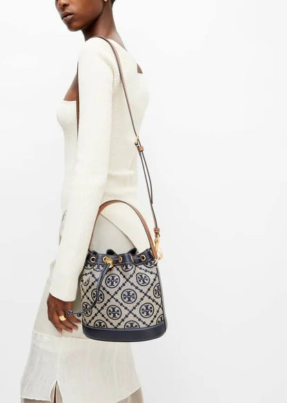 TOR BUCKET BAG