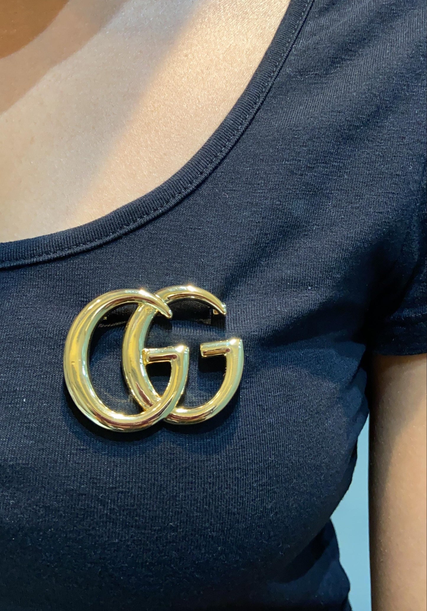 GG GOLD BROOCH