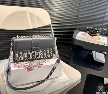 DIO MONTAIGNE BAG