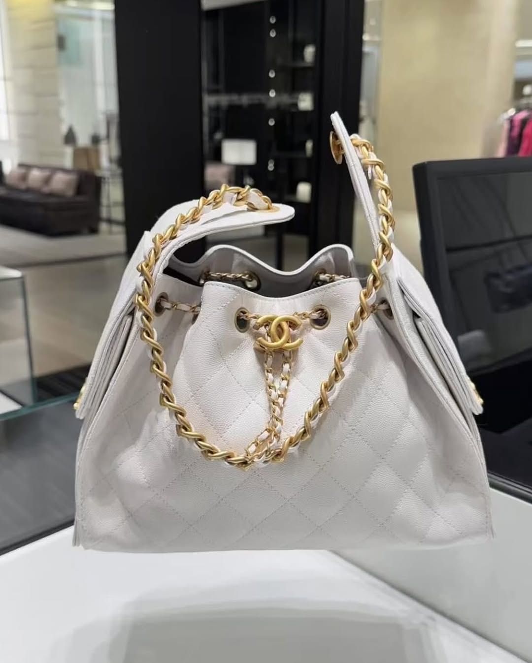 CC 25 PREMIUM HANDBAG WHITE